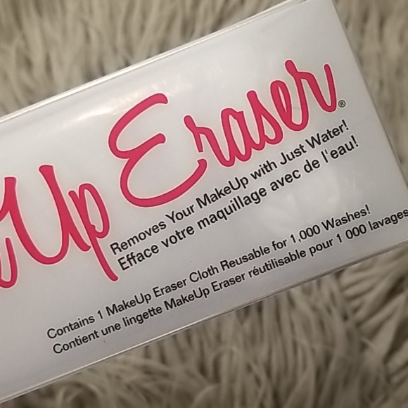 5 for $25! {New} The Original Makeup Eraser Clean White Color - Picture 3 of 4